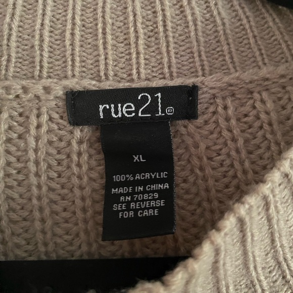Rue 21 Cropped Sweater - Picture 2 of 2